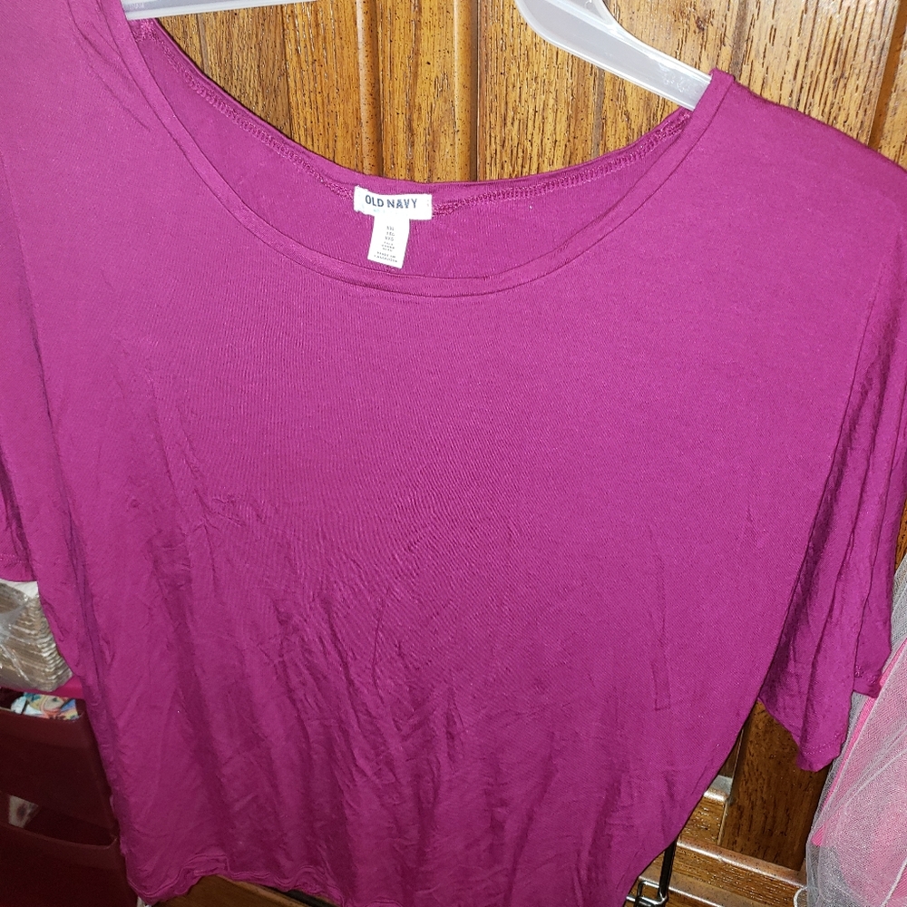Old Navy t-shirt  size xxL